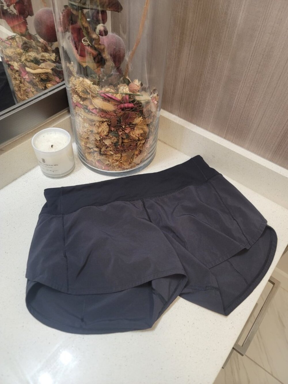 Lululemon Speed Up Short Long 4" Updated Fit Black Size 6